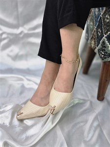 کفش مجلسی زنانه نوک پروانه ساتن کرم