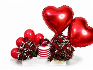 باکس گل و کیک برای قرارداد جدید با ارسال فوری