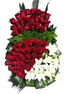 سبد گل رز سرخ و لیلیوم سفید