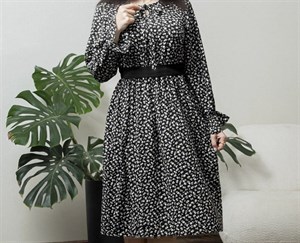 نسترن گل‌دار ریز