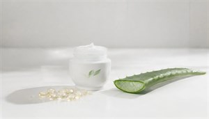 کرم ویتامین E و آلوئه‌ورا ویتابلاVitabella Aloe Vera &amp  Vitamin E Cream