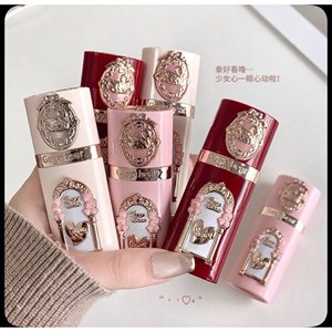رژگونه سلطنتی gege bear