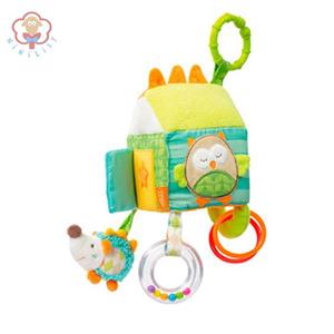 آویز عروسکی کریر و کالسکه بیبی فن طرح کلبه Babyfehn 