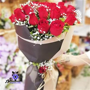 دسته گل رز قرمز 
