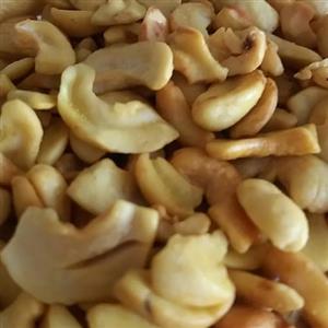 بادام هندی لپه شده زعفرانی(خردونیمه)