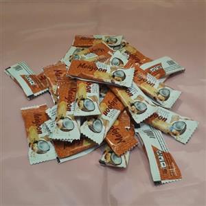 شکلات عسلی فله برکت (طبیعی)(ترکیبات: کنجد پوست کنده، عسل، مغز بادام زمینی، مغز تخمه آفتابگردان، پودر نارگیل، روغن زرد)