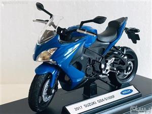 ماکت فلزی موتورسیکلت سوزوکی(SUZUKI GSX-S1000F 2017 BY WELLY)(1/18) 