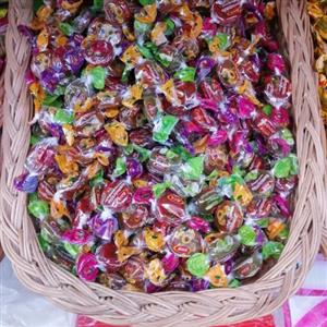 شکلات تافی ترش میوه ای ۴۰۰ گرم آقای عطار