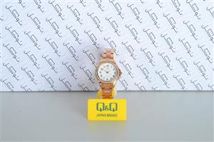 ساعت زنانه کیو اند کیو مدل C223J014Y