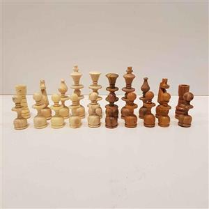 مهره شطرنج چوبی دستساز اعلا متوسط رنگ فندقی 