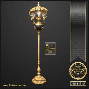 کنارسالنی ایستاده کاپیتال طلاپرنس مشکی لوسترسازان