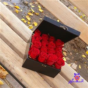 باکس گل رز قرمز 16 شاخه ای 16255