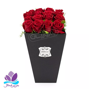 باکس مخروطی جزیره گل (16 شاخه رز هلندی قرمز)