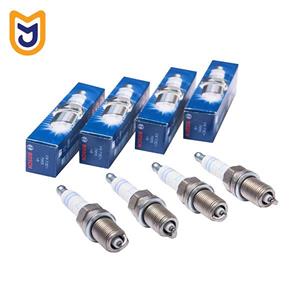 شمع موتور خودرو بوش مدل FR7DC مناسب پراید و تیبا