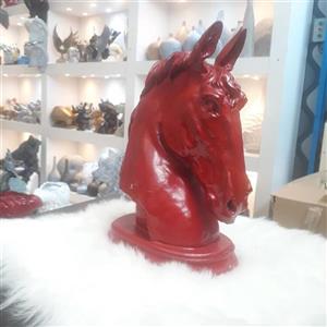  مجسمه اسب سرکش جنس زرین خام ۸۷۶