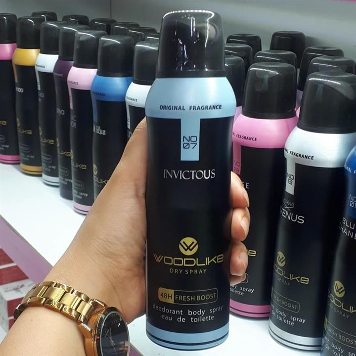 اسپری خوش بو کننده بدن وودلایک مدل Invictos حجم 200 میلی لیتر