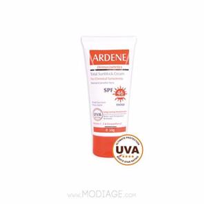 کرم ضد آفتاب رنگی SPF46 آردن فاقد جاذب‎ های شیمیایی مناسب پوست ‎های معمولی و حساس 50 گرم Ardene Total Sunblock Tinted Cream No Chemical Sunscreens SPF46 50 g
