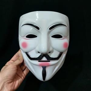 ماسک ایفای نقش مدل وی