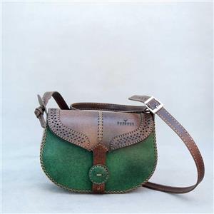 کیف دوشی زنانه چرم بارثاوا مدل 1258