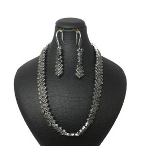 نیم ست زنانه مدل نگین دار