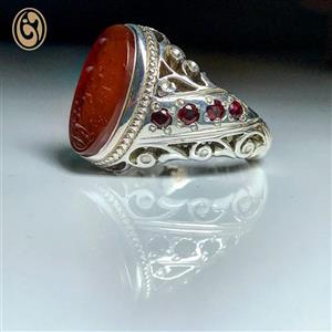انگشتر فیلی دور شبکه نگین عقیق سرخ یمنی مخراج یاقوت با حکاکی یا حسین مردانه کد 437