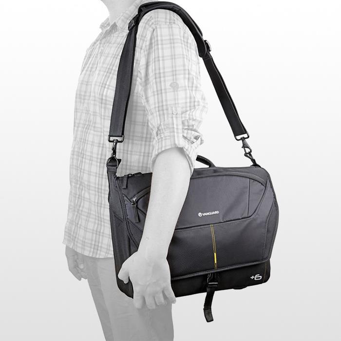 Vanguard Alta Rise 38 Camera Bag