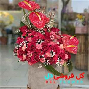 سبد گل عاشقانه 270