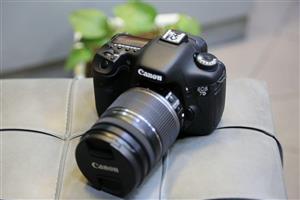 Canon EOS 7D - Kit EF 18-135 IS Camera