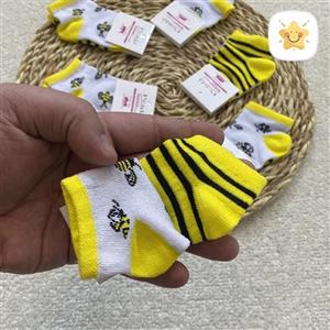 جوراب نوزادی مدل زنبوری رنگ قرمز