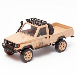 ماشین بازی طرح تویوتا لندکروز مدل 3940