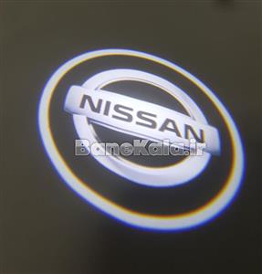 چراغ زیر دری خودرو با لوگوی Nissan 