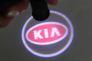 چراغ زیر دری خودرو با لوگوی KIA 