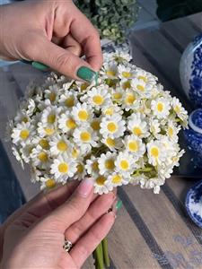 گل مصنوعی مدل بوته بابونه کد A1