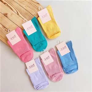 جوراب زنانه مدل نیم ساق ساده رنگ سفید