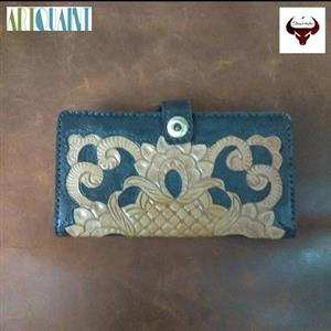 کیف حکاکی شده دستدوز زنانه چرم گاوی