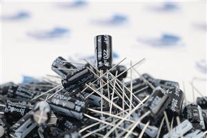 خازن الکترولیت 220 میکروفاراد 16 ولت مدل YXF