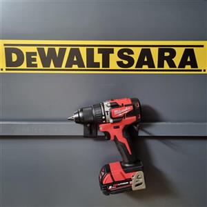 دریل پیچ گوشتی چکشی شارژی میلواکی مدل M18 CBLPD-202C