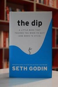 کتاب The Dip: A Little Book That Teaches You When to Quit اثر Seth Godin انتشارات نبض دانش
