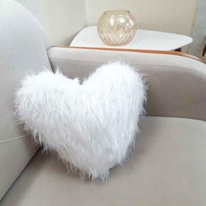 کوسن کالامیر مدل خز خرگوشی طرح قلب