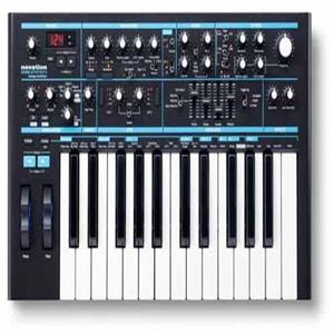 سینتی سایزر Novation Bass Station II