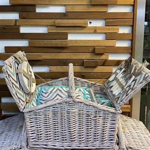 سبد پیک نیک لاکچری ترک 4 نفره با وسایل