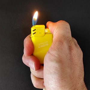 فندک مدل آی سی کیو