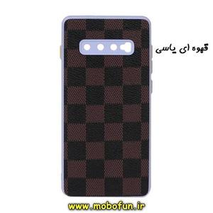 قاب گوشی Galaxy S10 Plus سامسونگ طرح چرمی شطرنجی دور سیلیکونی محافظ لنز دار قهوه ای یاسی کد 58
