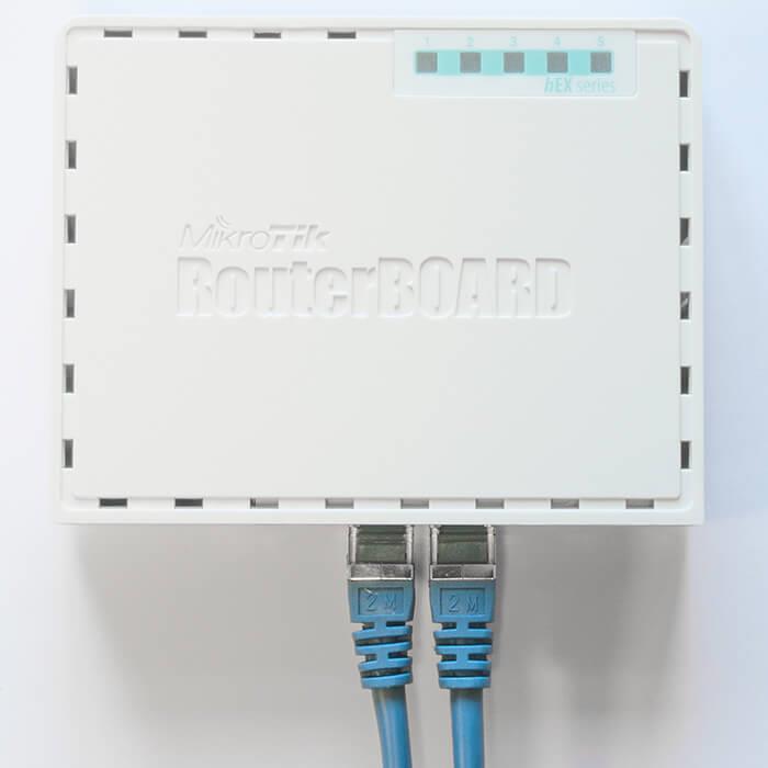 Mikrotik RB750Gr3 hEX