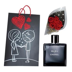 ست هدیه ادو تویلت مردانه مدل شانل Bleu de Chanel حجم 50 میلی لیتر به همراه دسته گل مصنوعی F1  و کیف هدیهB1 Chanel Bleu de Chanel Eau De Toilette For Men 50ml