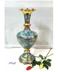 گلدان بزرگ کنار سالنی