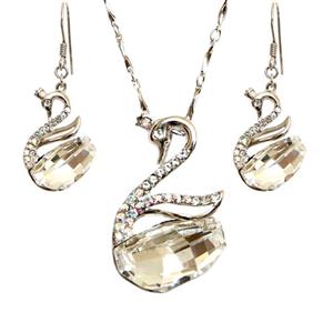 نیم ست قوی سواروسکی سفید کد SWNE604