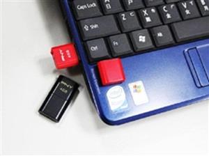 فلش مموری پی ان وای PNY Cube 4GB