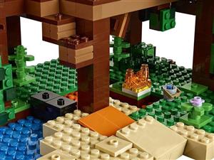 لگو سری Minecraft مدل The Jungle Tree House 21125