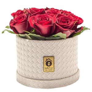 جعبه گل طبیعی کلبه مدل رز قرمز هلندی استوانه ای 10 شاخه Kolbeh Gol Red Rose Cylindrical Flower Box Branches 